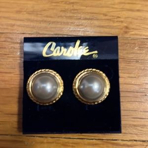 Carolee RARE NWT Signed Vintage Textured Twist Clip On Pearl Earrings On Card